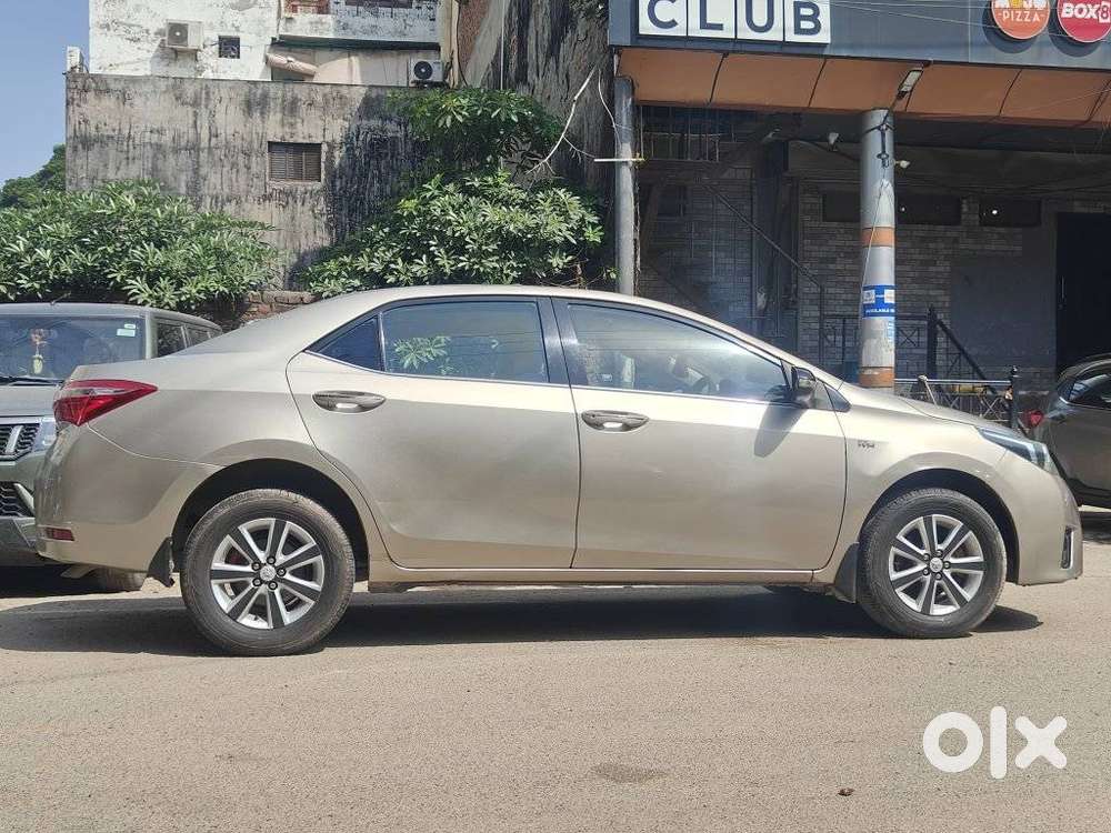 Toyota Corolla Altis G At, 2015, Petrol