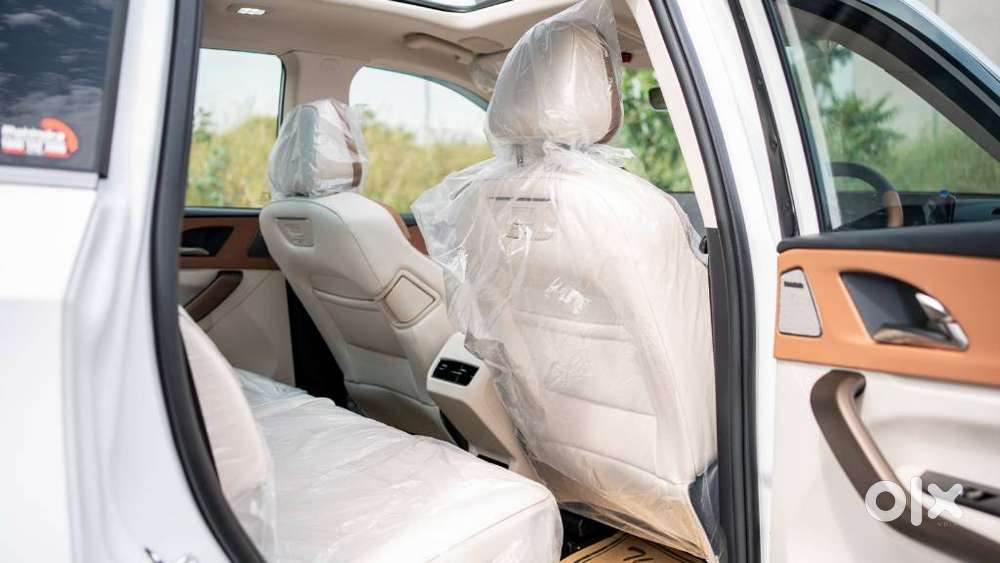 Mahindra Xuv 7xo Ax, 2026, Petrol