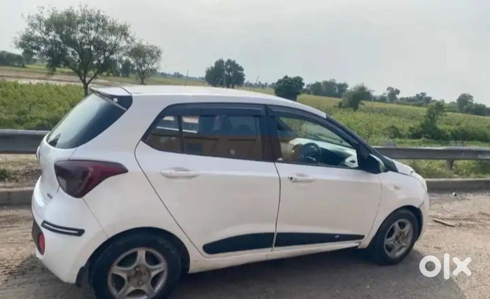 Hyundai Grand I10 2015 Car