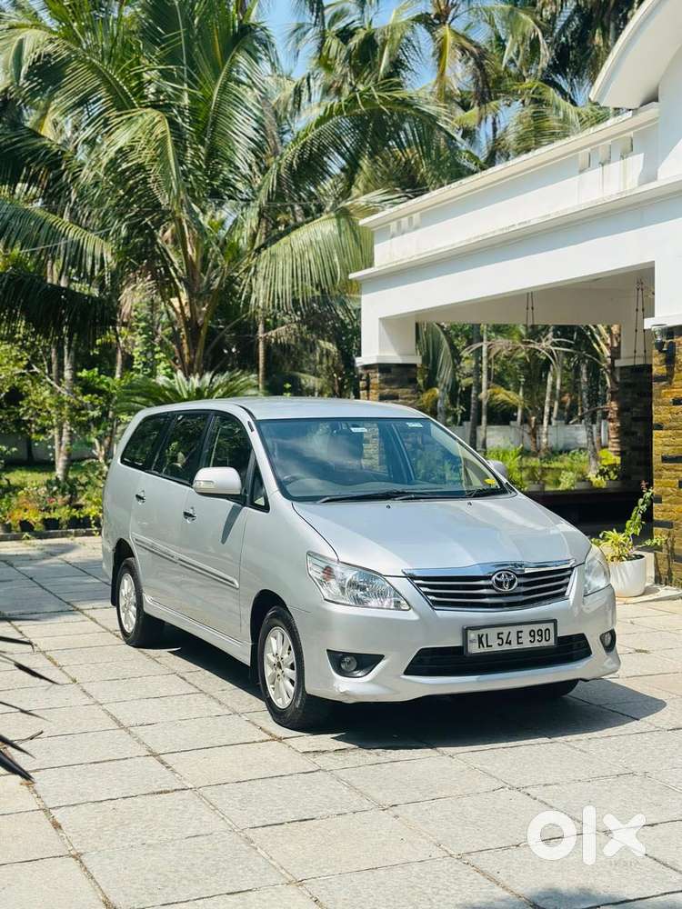 Toyota Innova 2.5 V 8 Str, 2013, Diesel