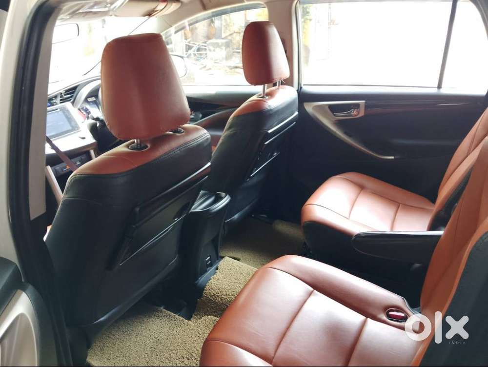 Toyota Innova Crysta 2016 2.4 Vx Mt 8 Str Diesel Manual Single Owner