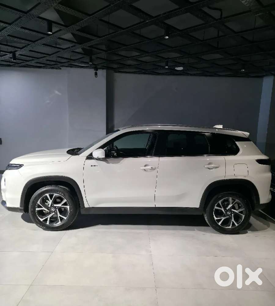 Toyota Urban Cruiser Hyryder, 2025, Petrol