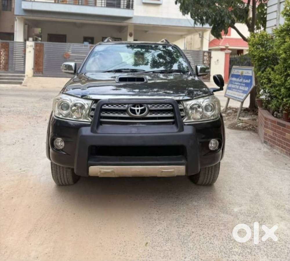 Toyota Fortuner 3.0 4x4 Manual, 2011, Diesel
