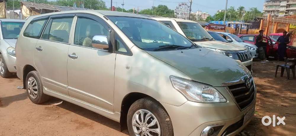 Toyota Innova 2015