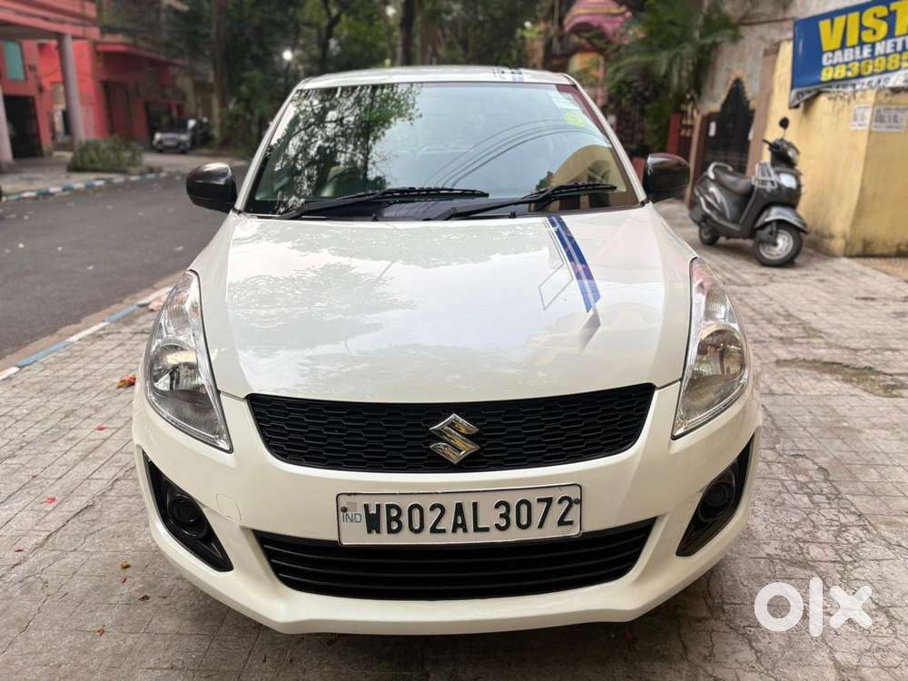 Maruti Suzuki Swift Lxi Option, 2017, Petrol