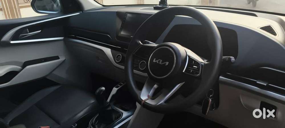 Kia Carens 1.4 Premium 7 Str, 2022, Petrol