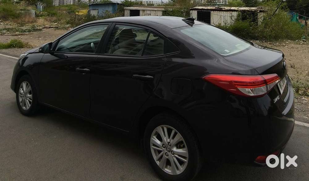 Toyota Yaris V Cvt, 2018, Petrol