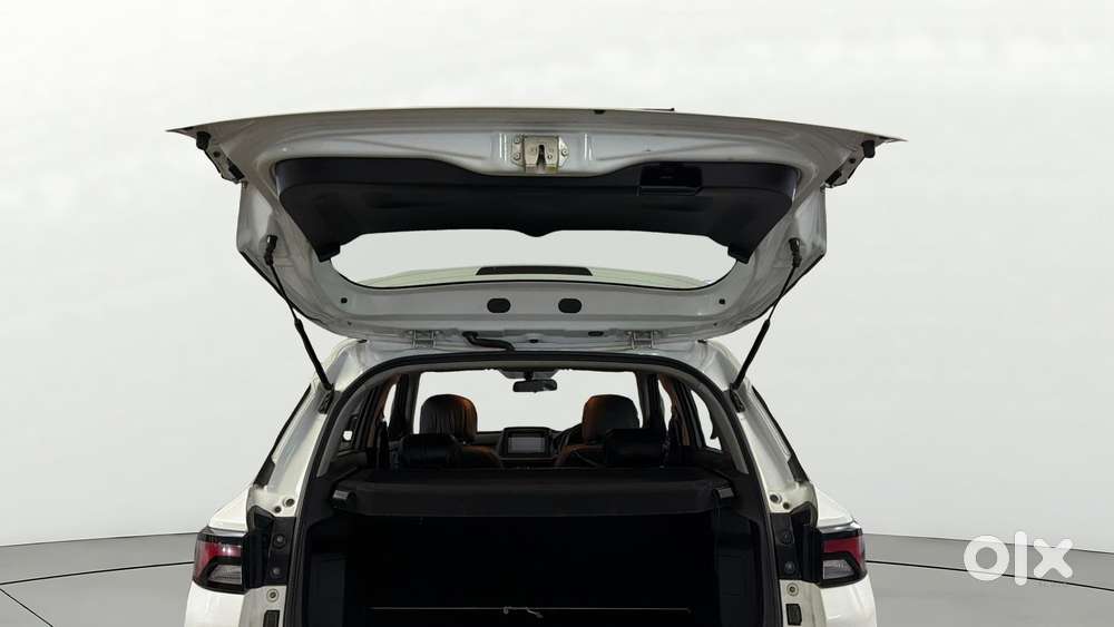 Maruti Suzuki Vitara Brezza 1.5 Vxi At, 2022, Petrol
