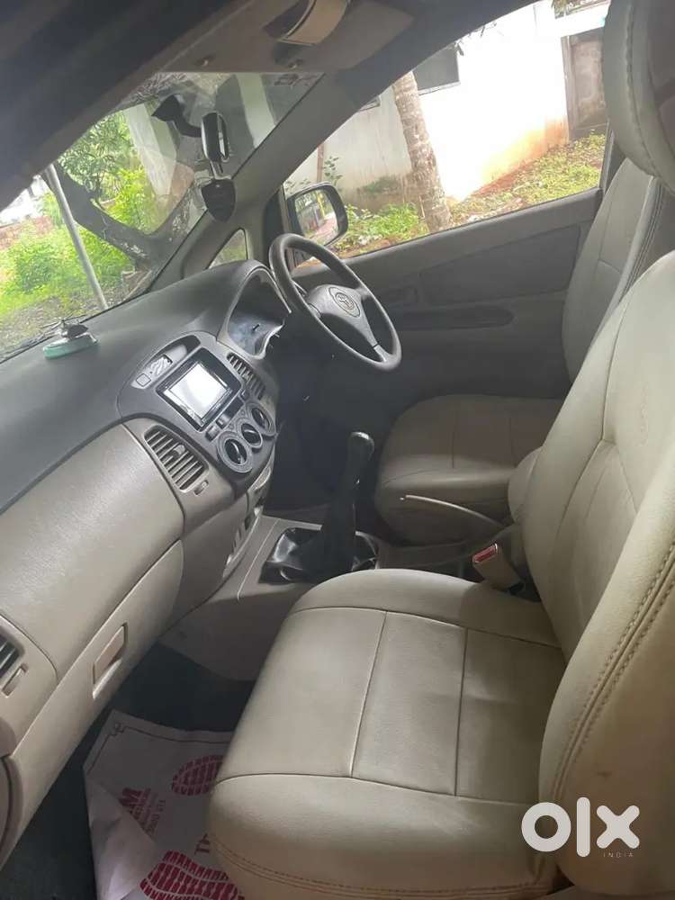 Toyota Innova 2011