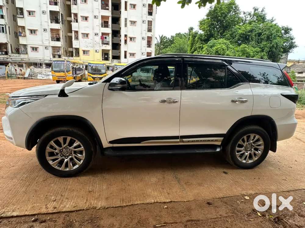 Toyota Fortuner Legender 2023 Suv