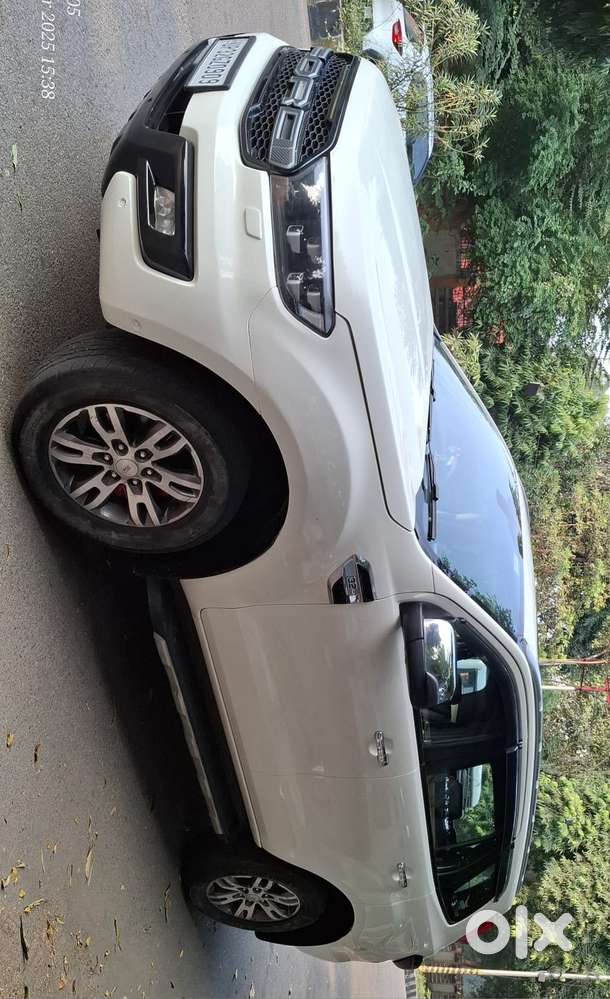Ford Endeavour 3.2 Titanium At 4x4, 2016, Diesel