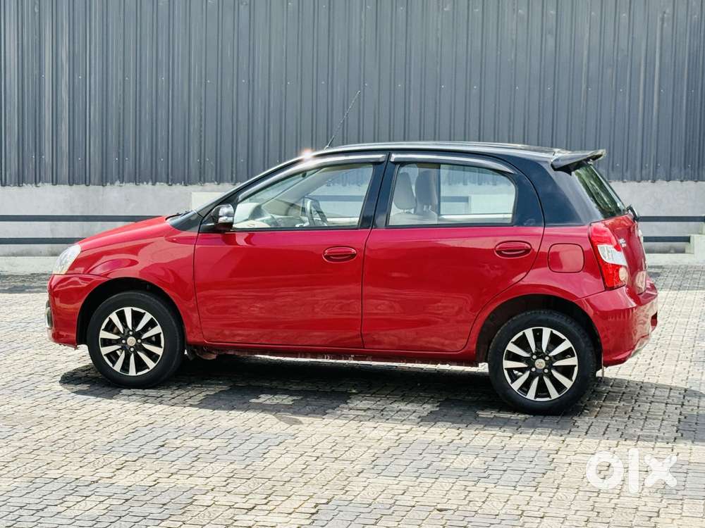 Toyota Etios Liva 1.2 Vx Dual Tone, 2017, Petrol