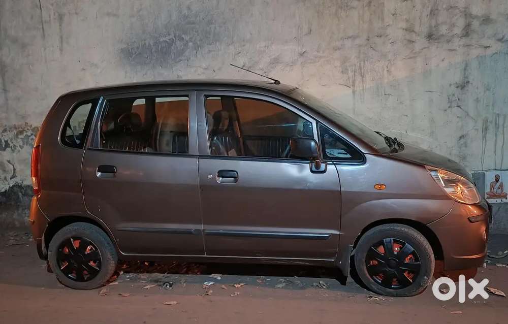 Maruti Suzuki Zen Estilo 2011