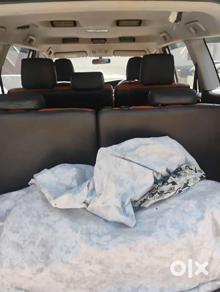 Toyota Innova Crysta 2017 Diesel Well Maintained