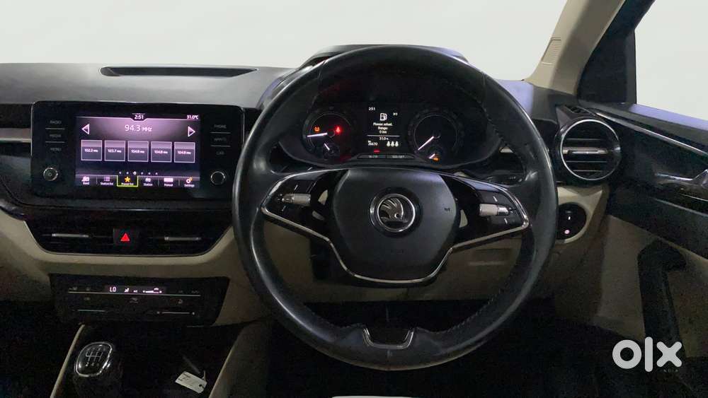 Skoda Slavia 1.0 Ambition Tsi At, 2023, Petrol