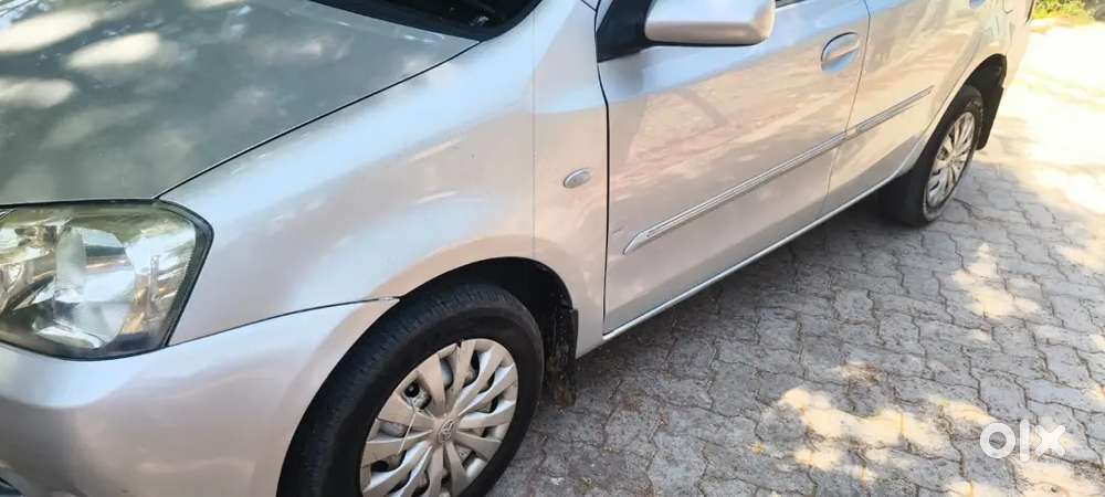 Toyota Etios Cross 2012