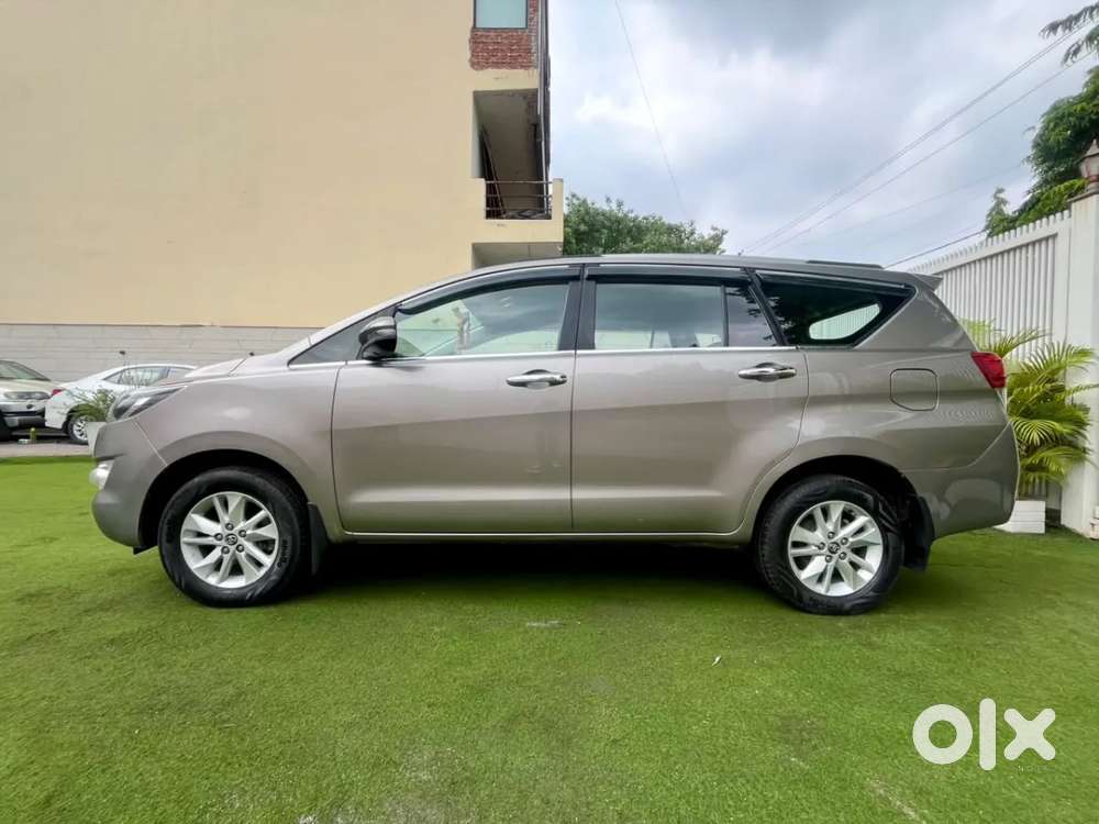 Toyota Innova Crysta 2.4 G Mt 7 Str, 2019, Diesel