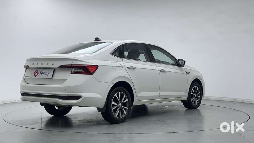 Skoda Slavia Style 1.0l Tsi At, 2023, Petrol