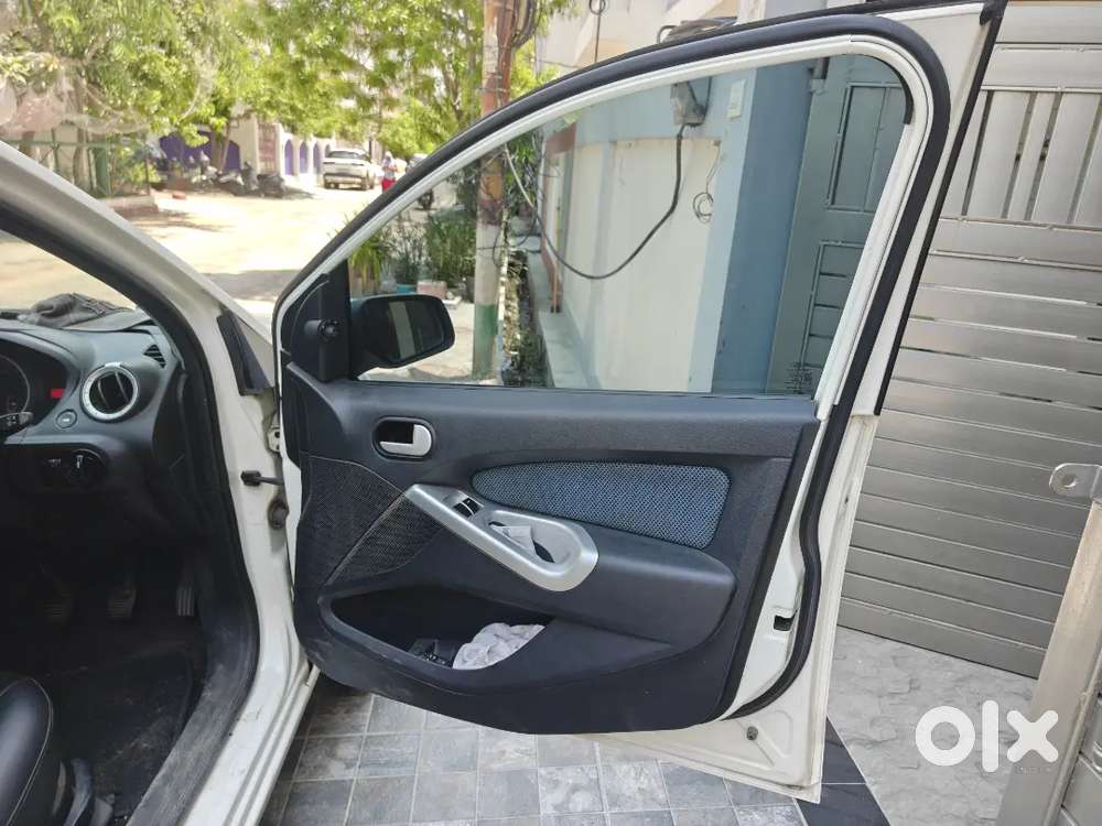 Ford Figo 2015 Petrol 42000 Km Driven