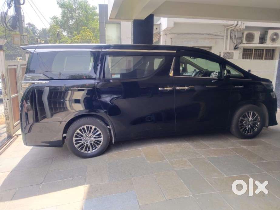 Toyota Vellfire 2.5 Executive Lounge, 2020, Petrol