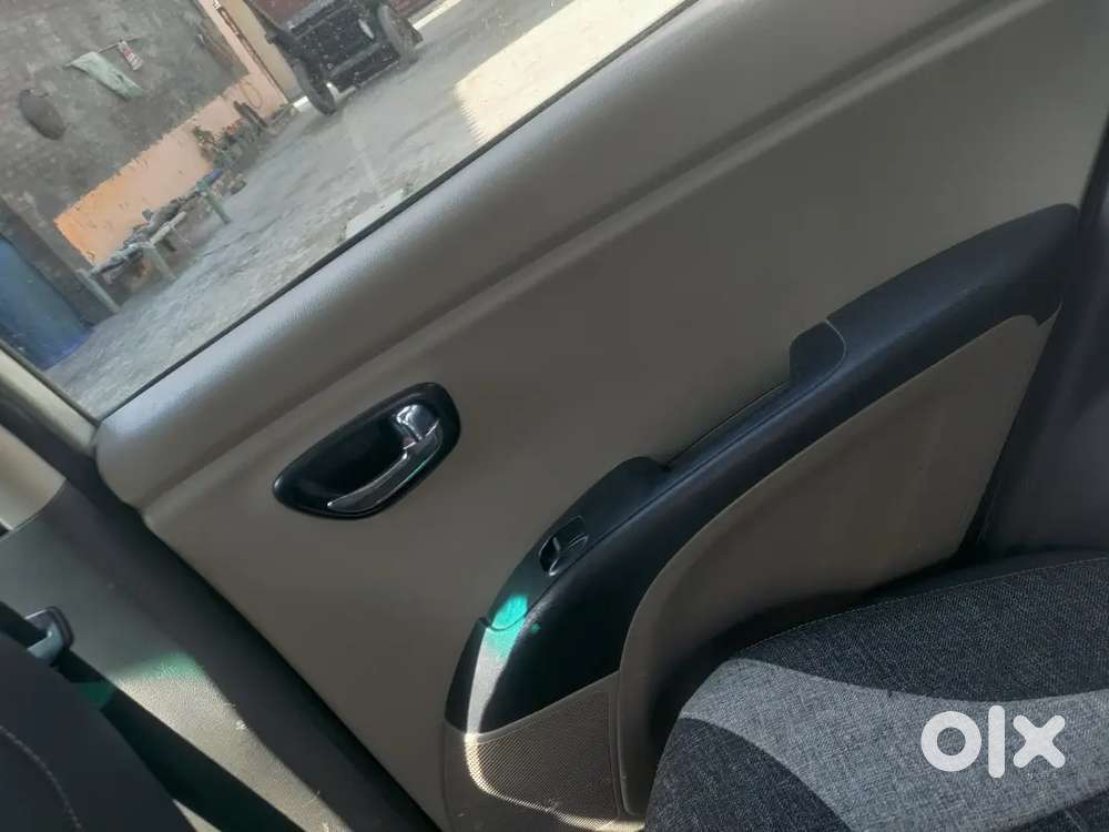 Hyundai I10 Sport 1.2 31/10/2011 8 Mahine Baki Hai Abhi