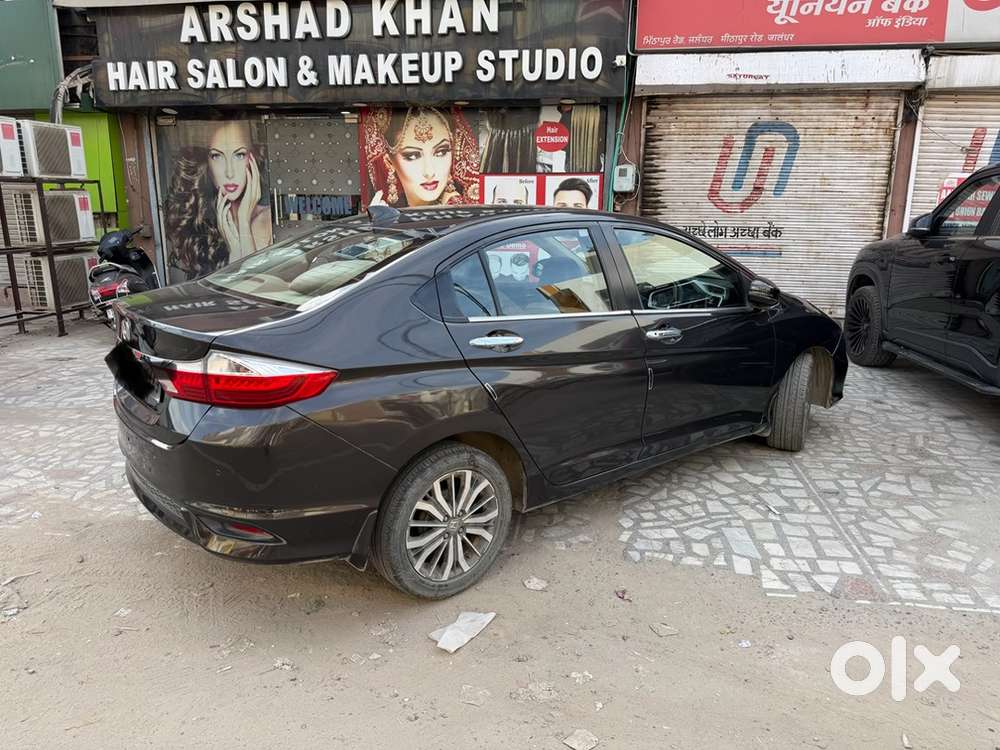 Honda City 2019 Diesel Well Maintained With Sunroof