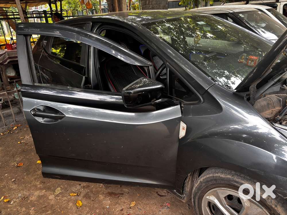 Tata Altroz Petrol 2024