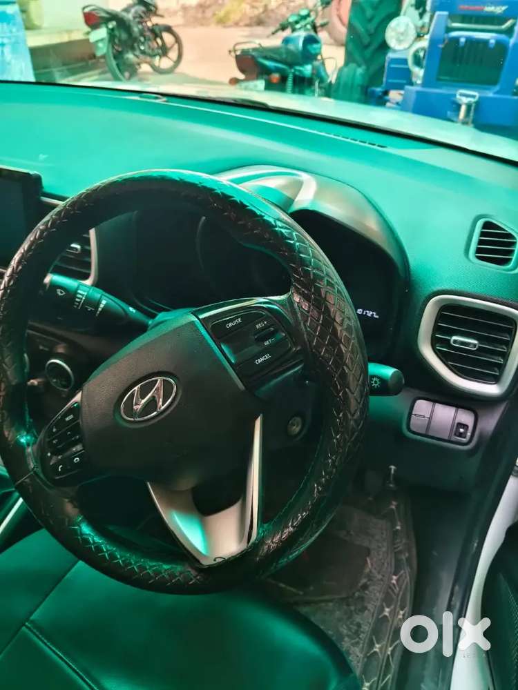 Hyundai Venue 2020 Diesel 100000 Km Driven