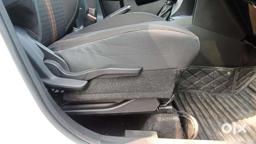 Maruti Suzuki Brezza 1.5 Zxi At Smart Hybrid, 2022, Petrol