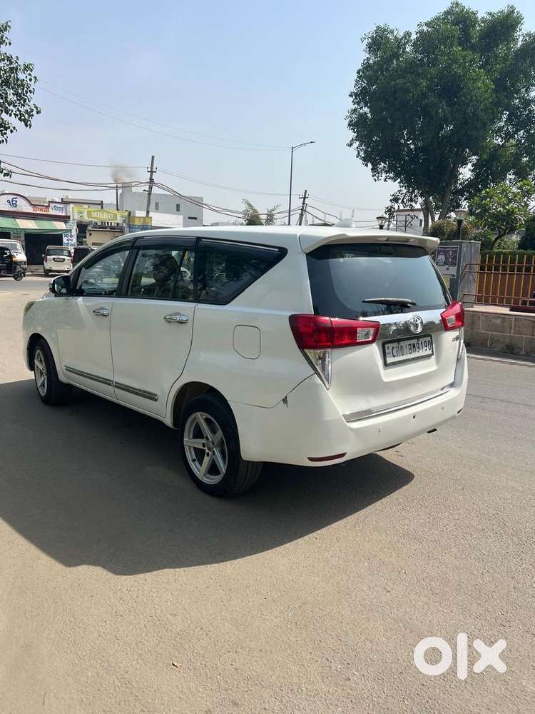 Automatic Innova Crysta