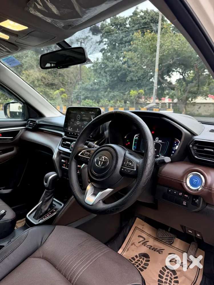 Toyota Urban Cruiser Hyryder 2025 Petrol Well Maintained