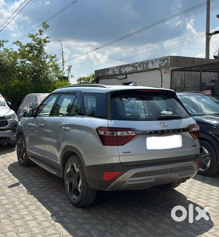 Hyundai Alcazar Petrol 2023 Signature (o) Turbo Dct