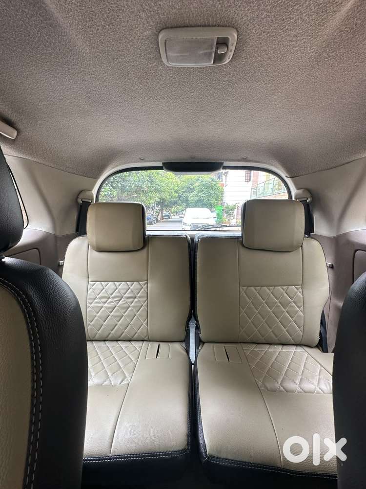 Toyota Innova 2.5 G (diesel) 8 Seater Bs Iv, 2015, Diesel