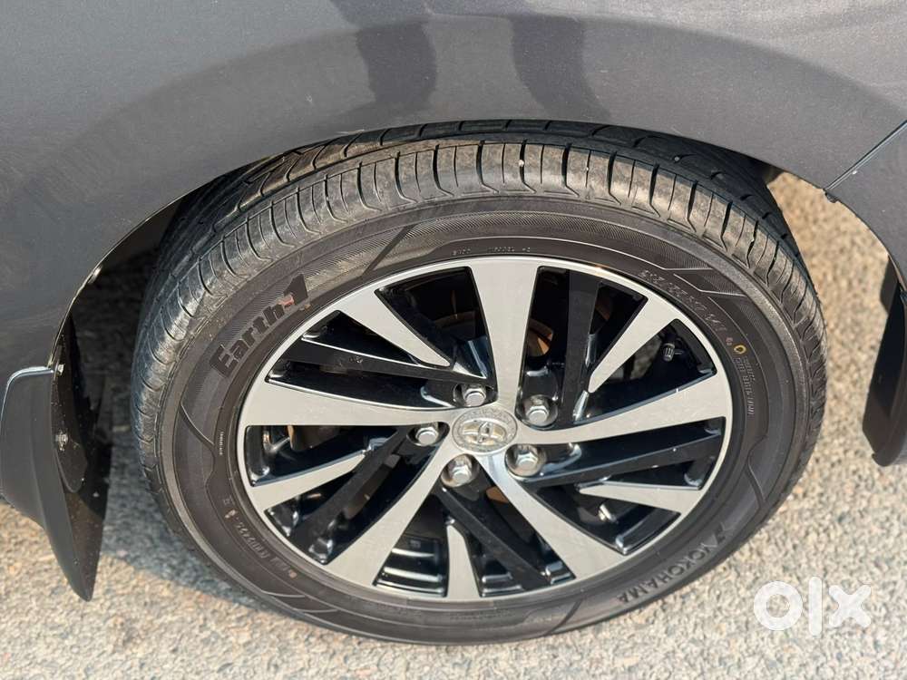 Toyota Innova Crysta, 2022, Petrol