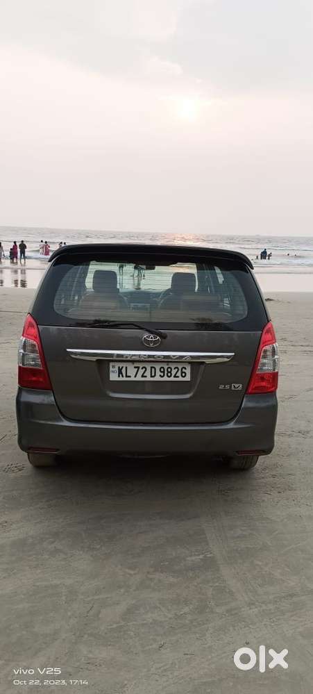 Fully Loaded Innova With Less Mileage