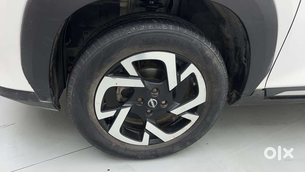 Nissan Magnite 1.0 Xv, 2021, Petrol