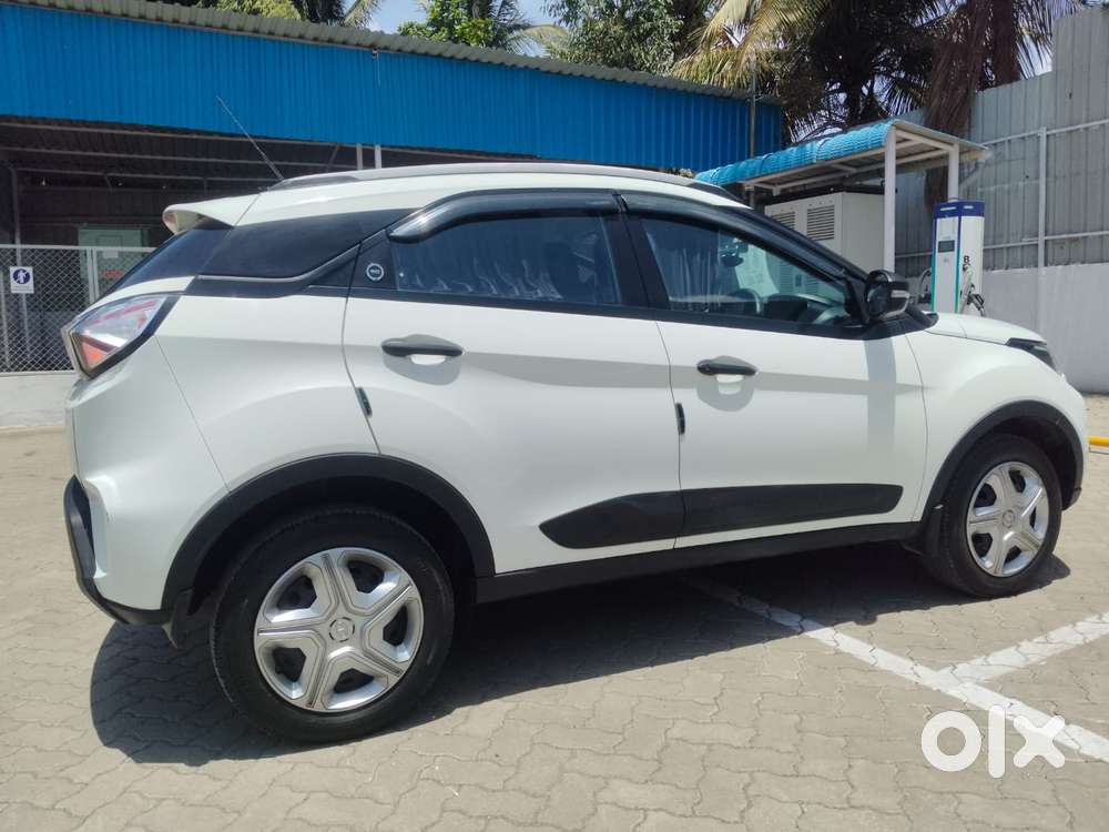 Tata Nexon 1.2 Revotron Xm (s), 2023, Petrol