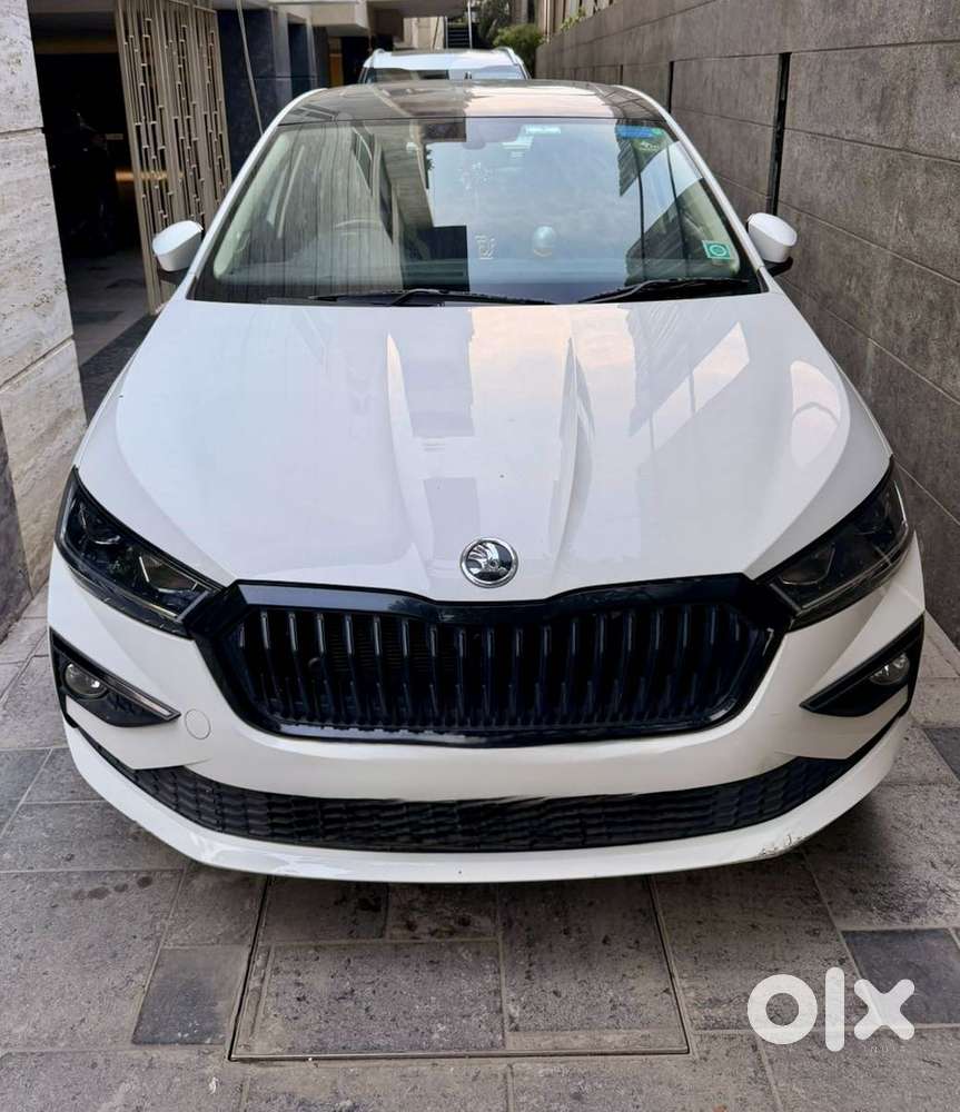 Skoda Slavia 1.0 Tsi Style At, 2023, Petrol