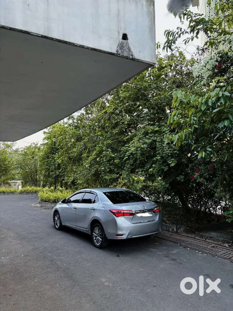 Toyota Corolla Altis 2015 99000 Km Orginal Kerala