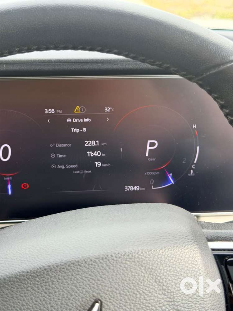 Mahindra Xuv700 2.2 Ax 7 Diesel At Luxury Pack Str, 2022, Diesel
