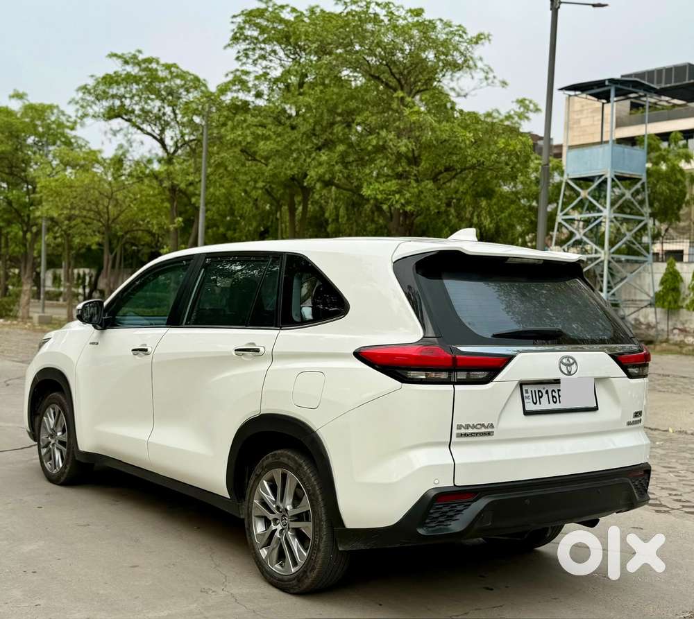 Toyota Innova Hycross 2.0 Zx (o) Hybrid 7 Str, 2024, Petrol