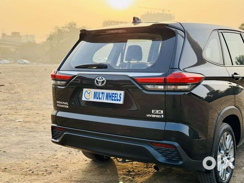 Toyota Innova Hycross 2.0 Zx (o) Hybrid 7 Str, 2024, Petrol