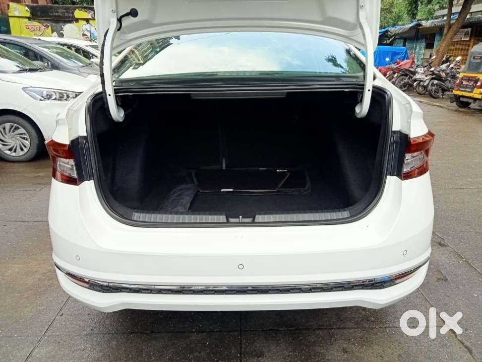 Skoda Slavia Style 1.0l Tsi At, 2023, Petrol