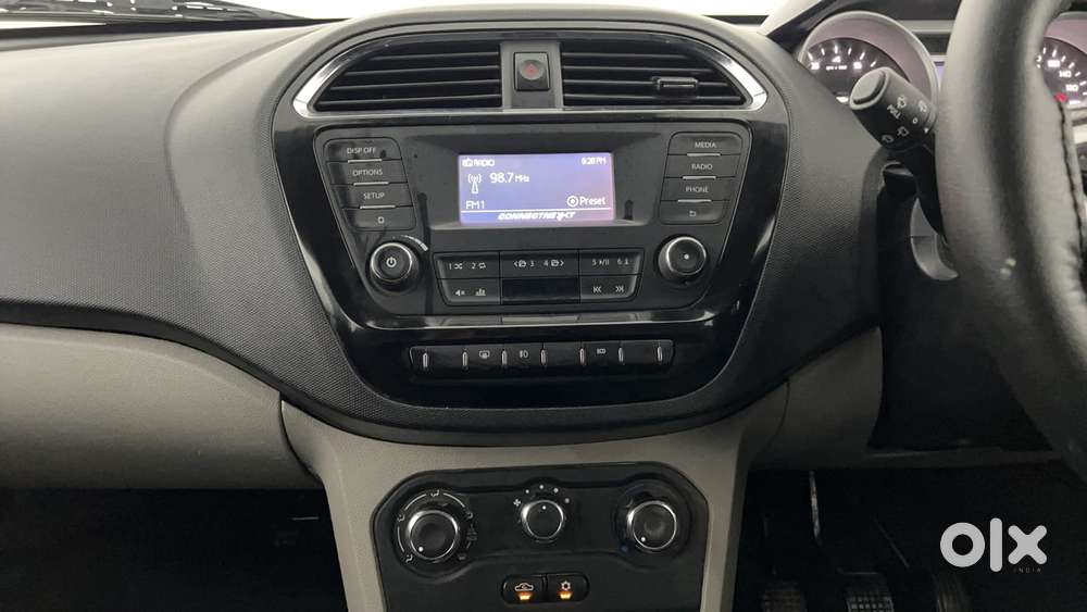 Tata Tiago Xz, 2016, Petrol