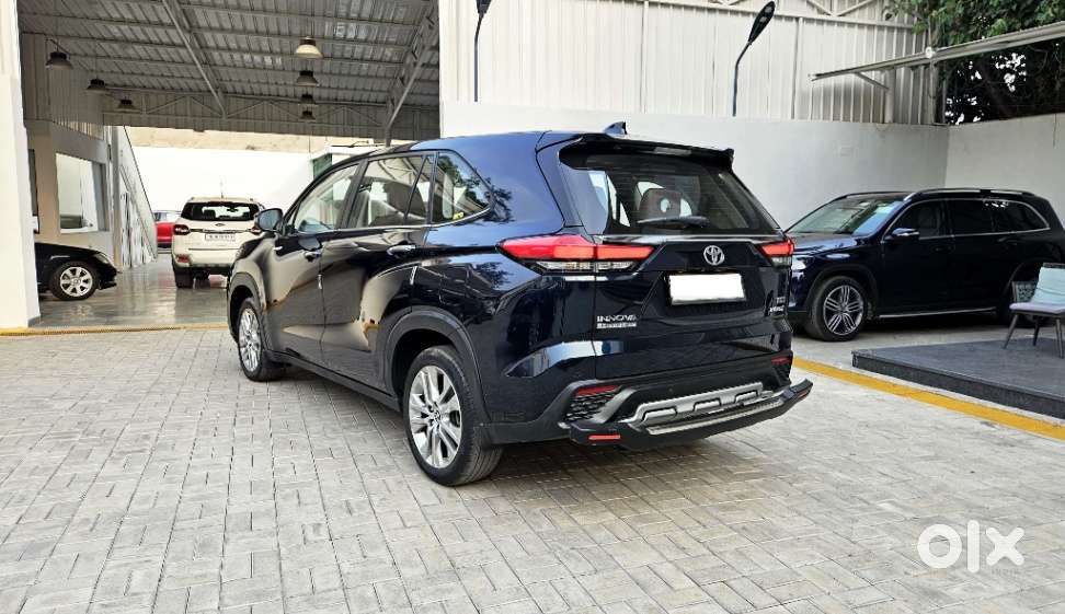 Toyota Innova Hycross 2.0 Zx Hybrid 7 Str, 2023, Petrol