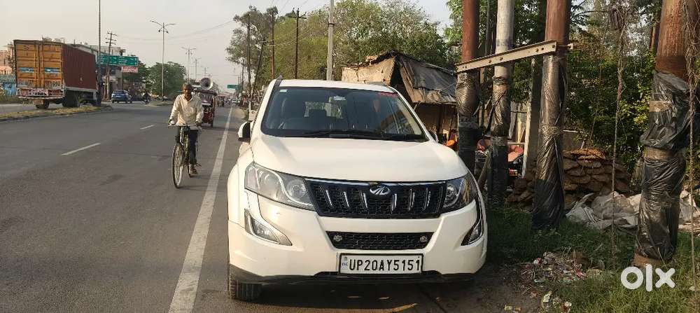 Xuv 500 गाड़ी बेच रहा हूं