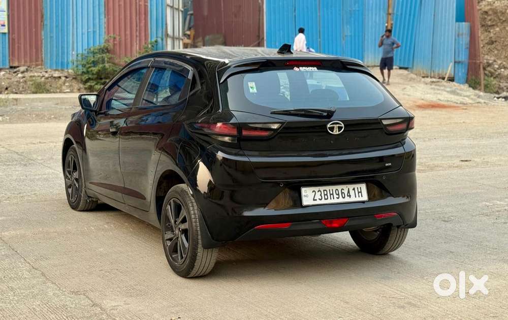 Tata Altroz Xz Plus (s), 2023, Petrol