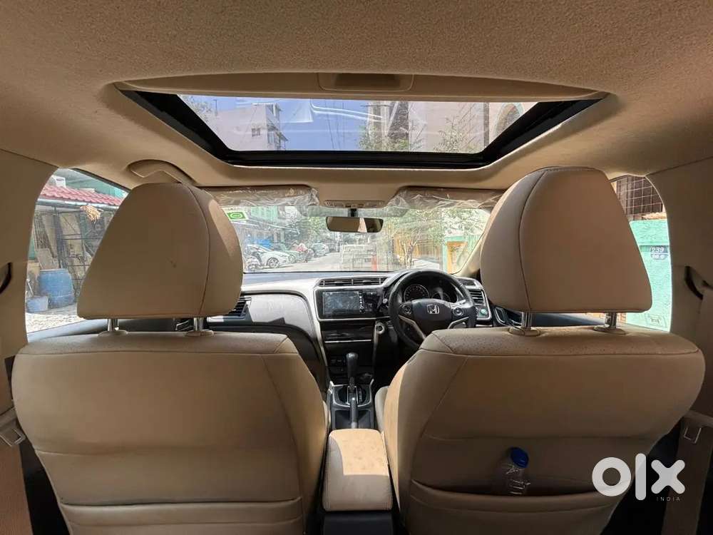 Honda City 1.5 V 2017 Sunroof Model
