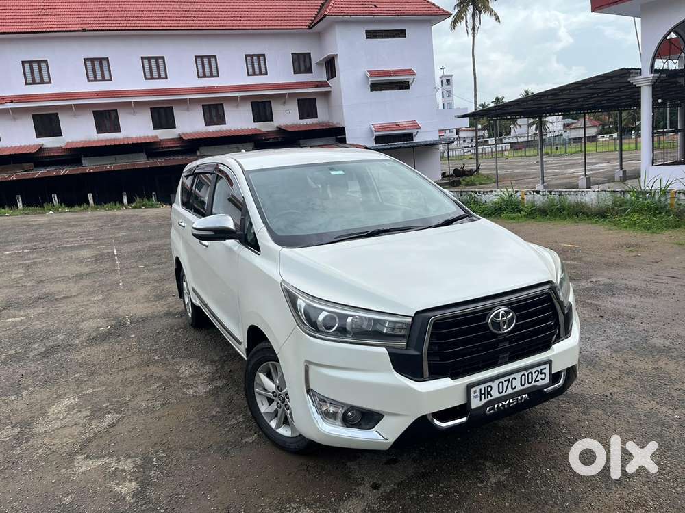 Innova Crysta 2016 V