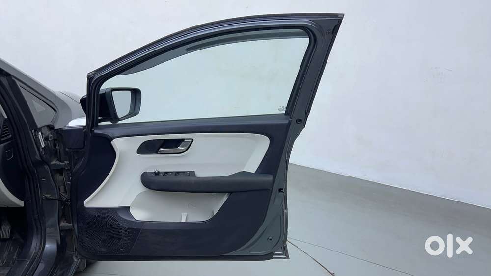 Tata Altroz Xz, 2023, Petrol